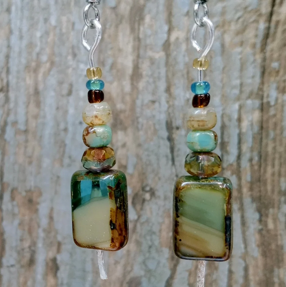 Turquoise and cream earrings - Picture 3 of 3